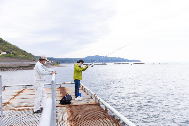 夏休みのおすすめレジャー 上越市海洋フィッシングセンターで海釣り体験の写真3 街ニュース 新潟の街ニュース ローカル情報 Komachi Web こまちウェブ